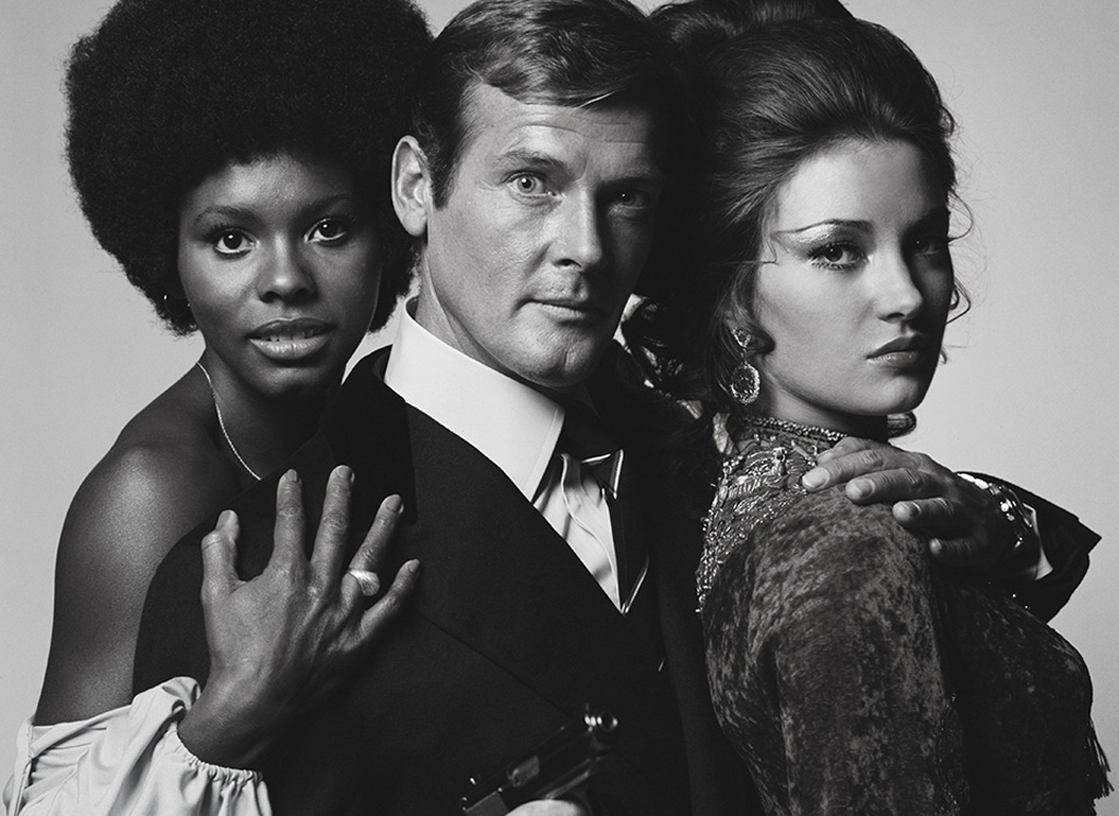 What if Roger Moore starred in SPECTRE?